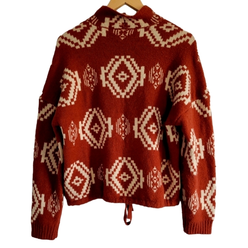 No Boudaries Rust Orange and Cream Aztec Print Cropped Pullover Sweater